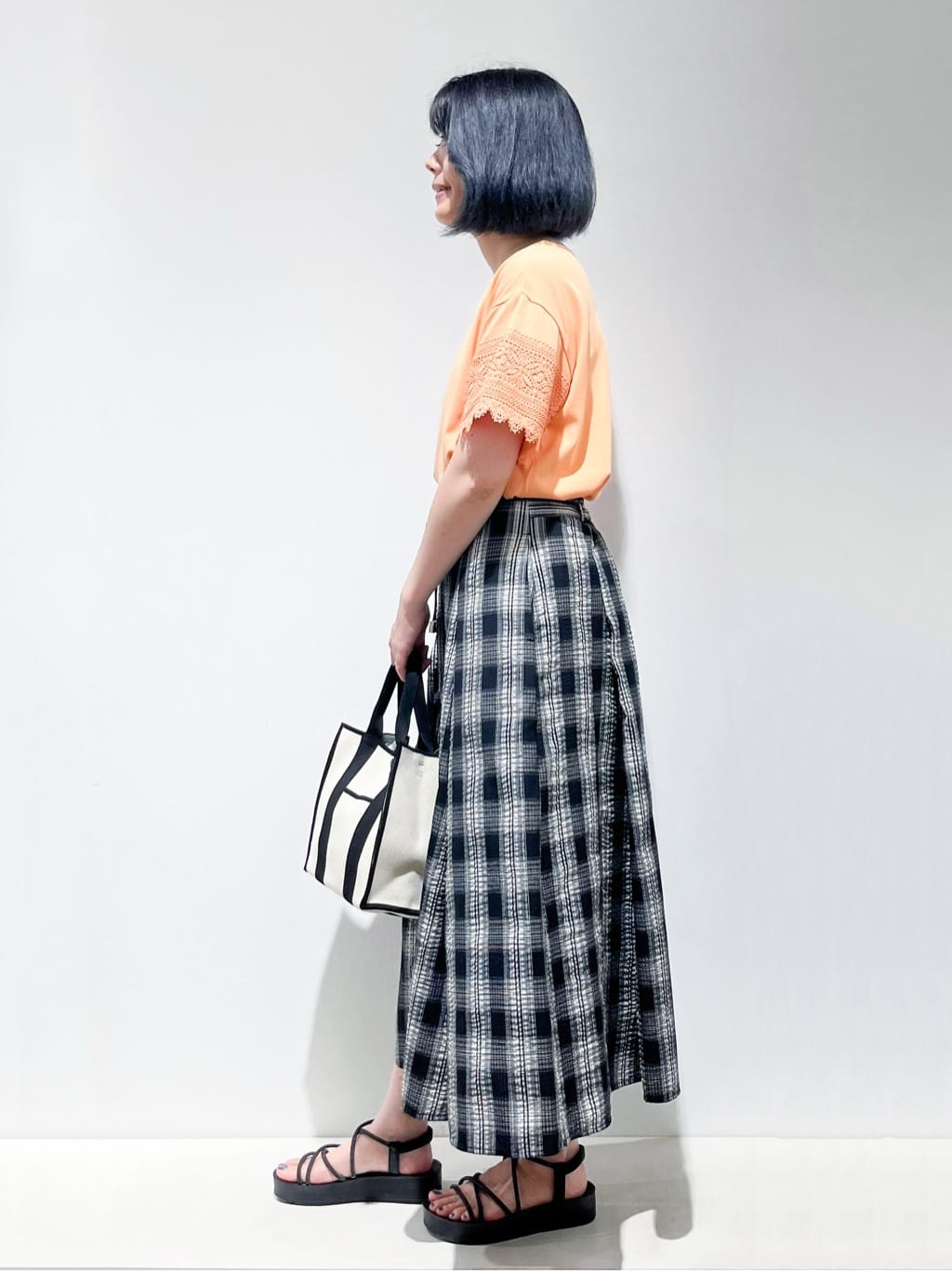 Fujiharuさんの「grove｜【洗える/二の腕カバー】上品なレースで叶える、きちんと見えの夏Tシャツ」を使ったコーディネート