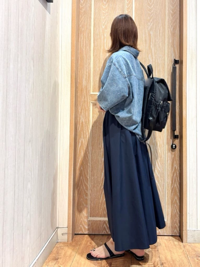 meiさんの「SHOO･LA･RUE｜【洗える/S-LL/撥水】タックギャザー フレアスカート」を使ったコーディネート