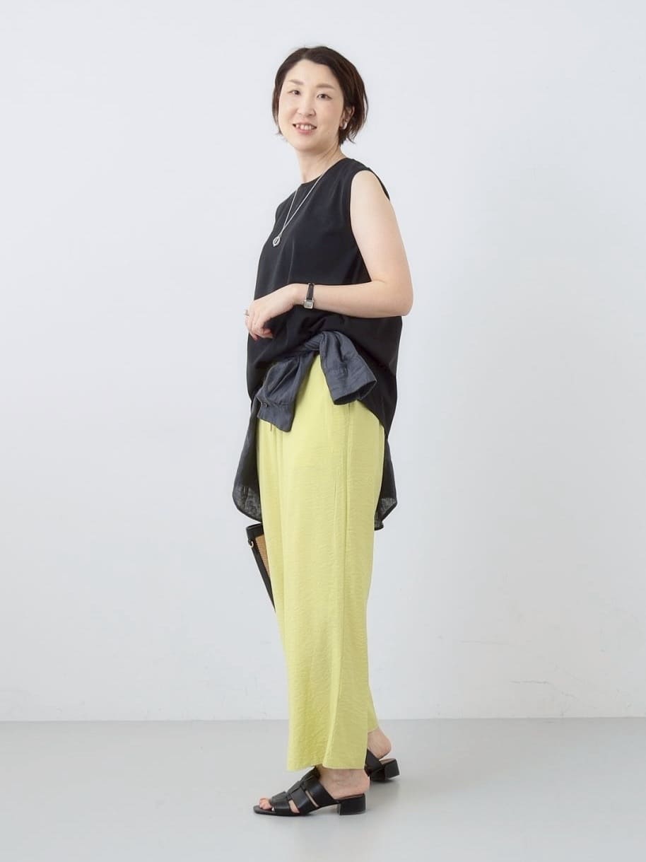 yuriさんの「INDIVI｜【洗える／UVケア／SETUP可能】ドロストワイドパンツ」を使ったコーディネート