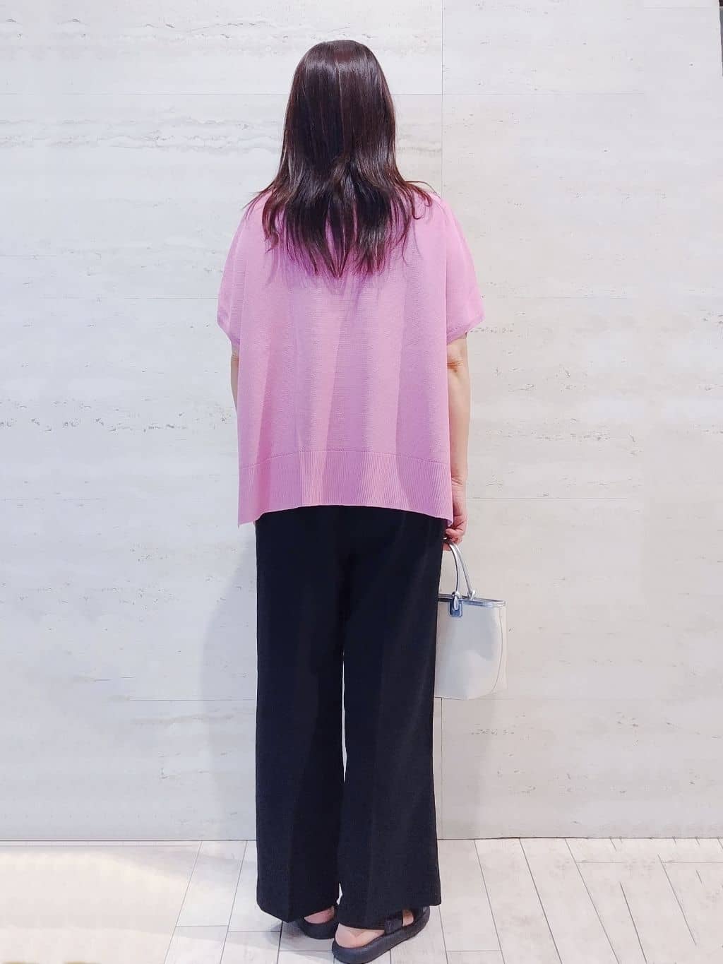 よしみさんの「OPAQUE.CLIP｜《5色展開／S-LLサイズ》リラクシーメッシュニット【洗濯機洗い可】」を使ったコーディネート
