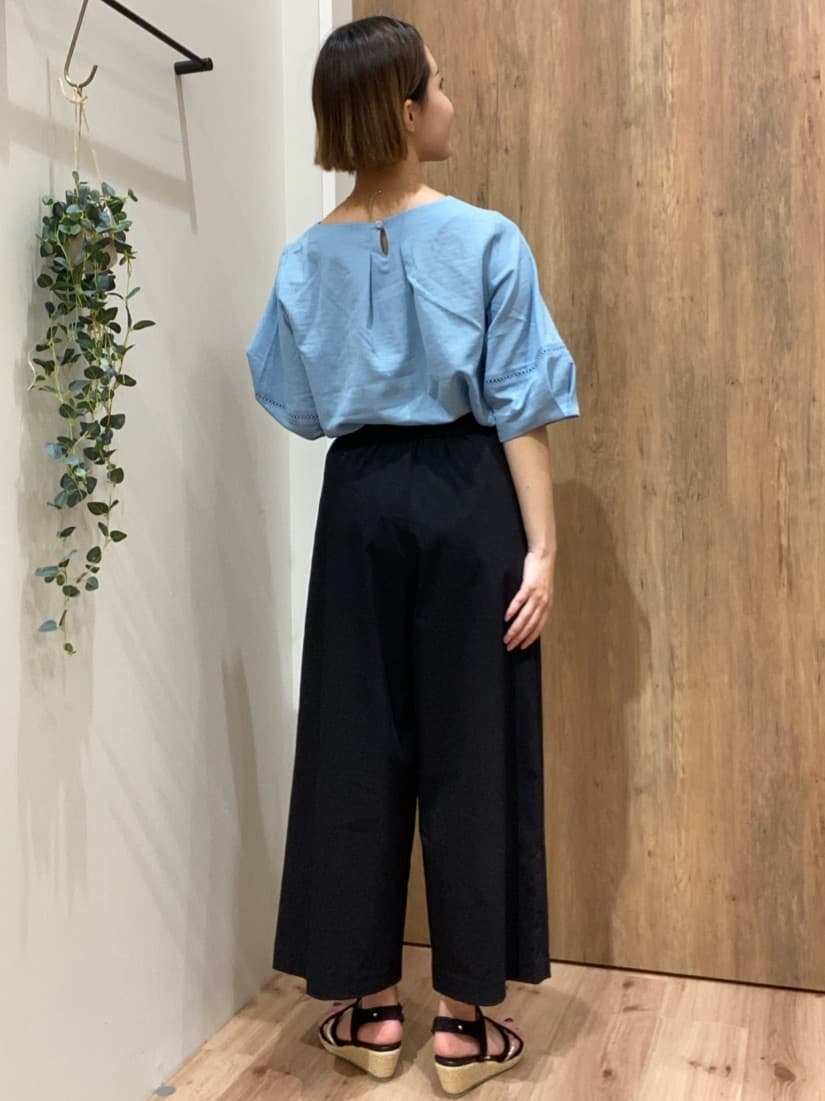 まなしぃさんの「grove｜サマーハイパーストレッチワイドパンツ」を使ったコーディネート