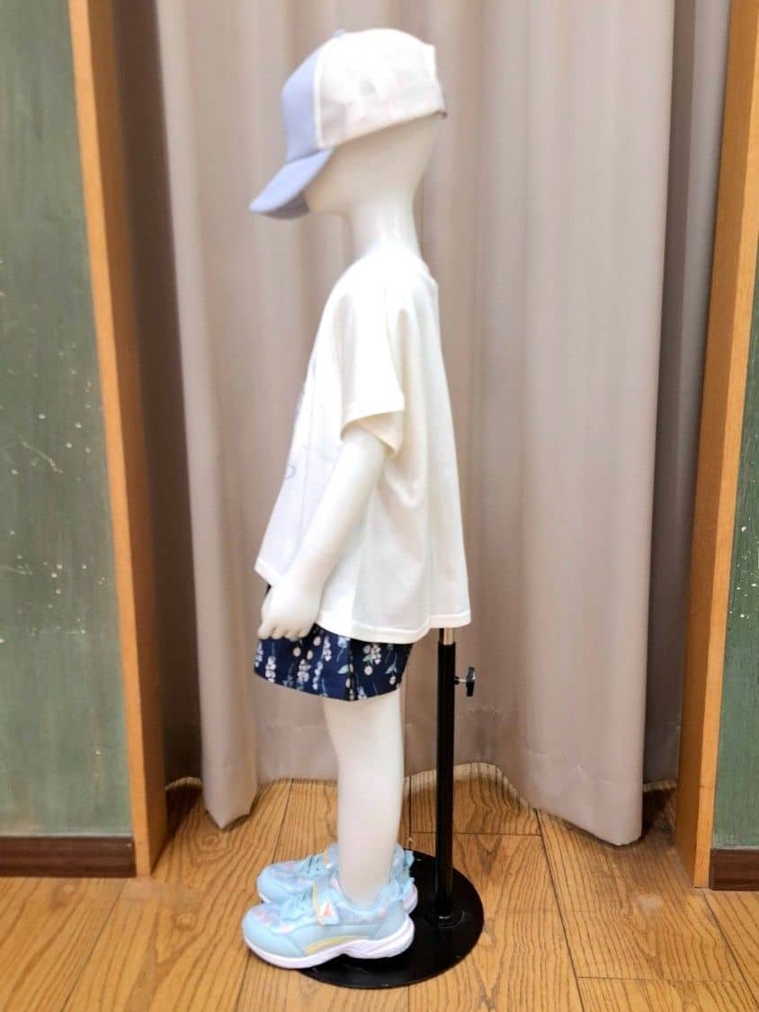 haruさんの「SHOO･LA･RUE｜【100-150cm/撥水】上品なボタニカル柄 ハートポケットショートパンツ」を使ったコーディネート