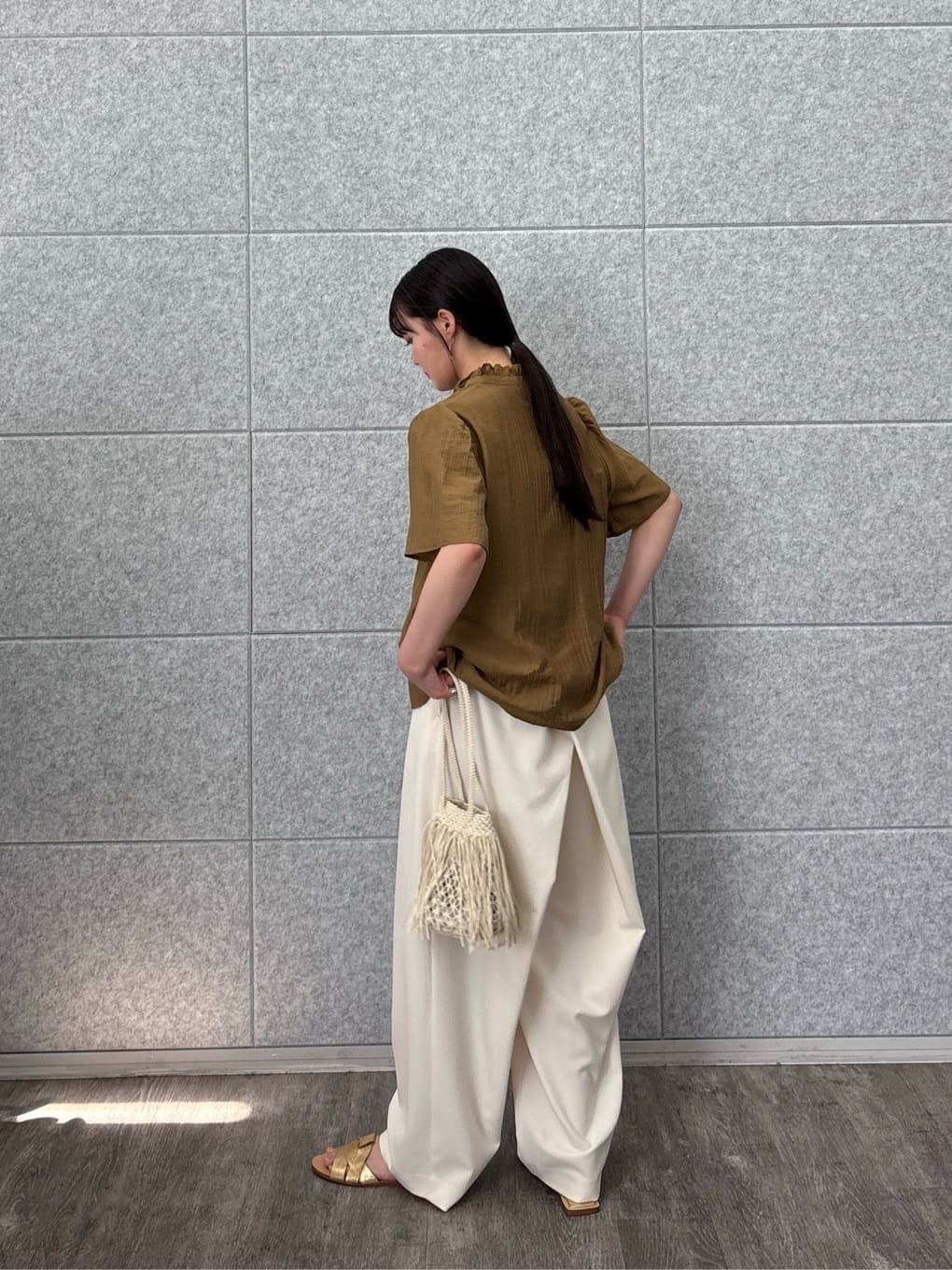 akiさんの「INDIVI｜バッククロスモードパンツ」を使ったコーディネート