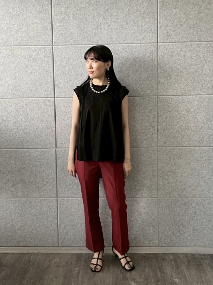 rinaさんの「INDIVI｜クロップドスリットパンツ」を使ったコーディネート