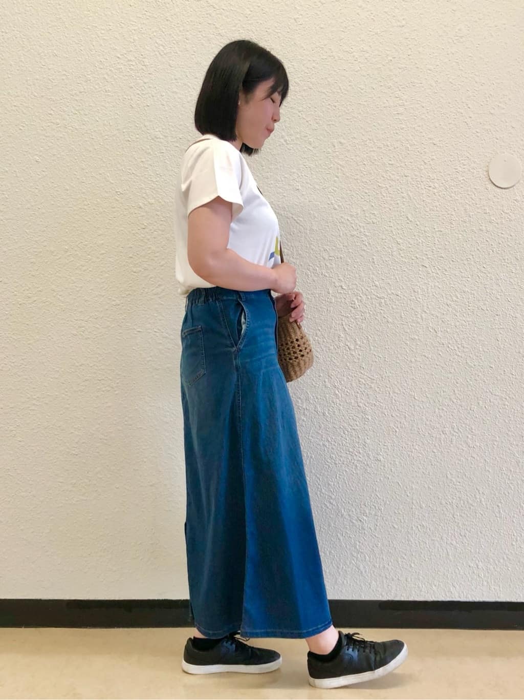 Tsuruさんの「SHOO･LA･RUE｜【S-LL/ひんやり/汗ジミ軽減/UVカット】グラフィックアソートTシャツ」を使ったコーディネート