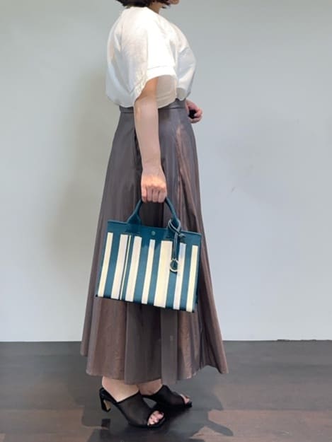 Asamiさんの「UNTITLED｜【手洗い可】マルチストライプニットバッグ」を使ったコーディネート