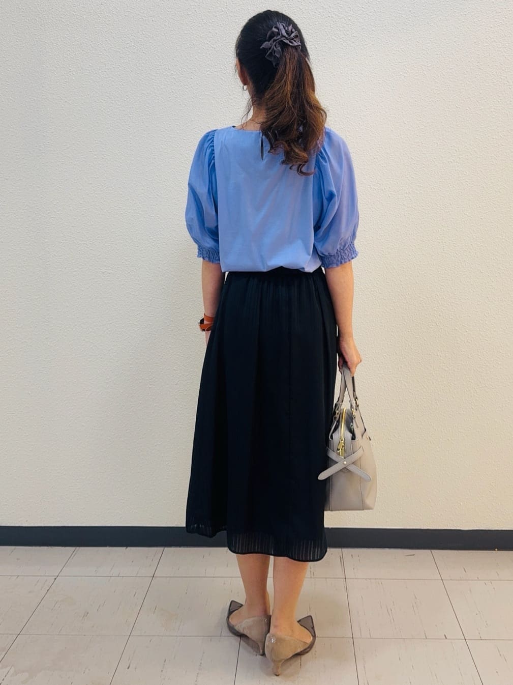 ⭐︎Eimi⭐︎さんの「Reflect｜【マシンウォッシュ可】シアーパフスリーブTブラウス」を使ったコーディネート