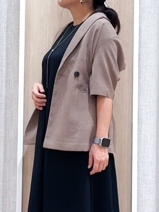 naoさんの「grove｜軽やかに羽織れて、きちんと見え ハーフスリーブテーラードジャケット」を使ったコーディネート