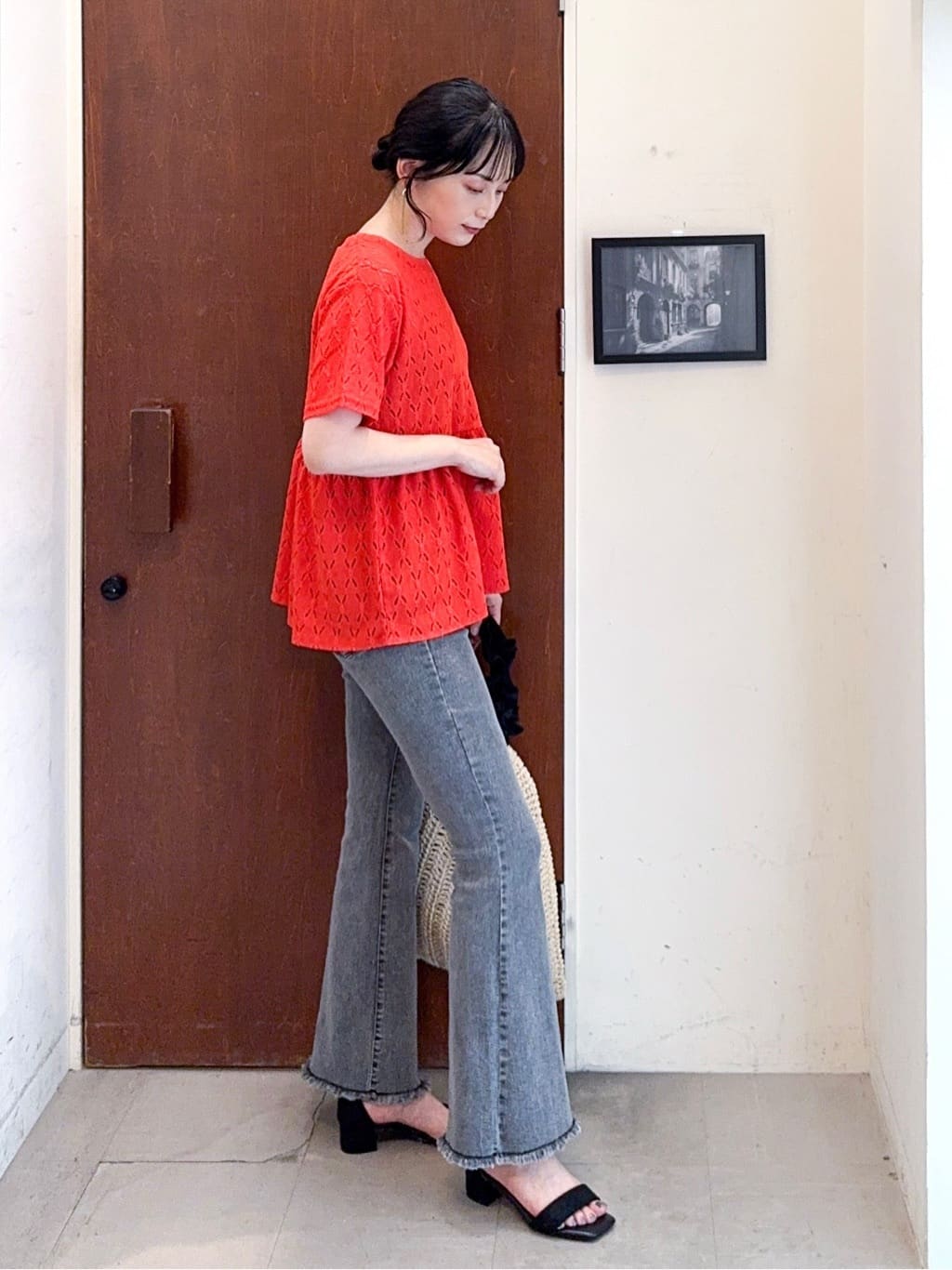 𝐇𝐢𝐫𝐨𝐦𝐢さんの「SHOO･LA･RUE｜【S-LL】インせず決まる レースペプラムトップス」を使ったコーディネート