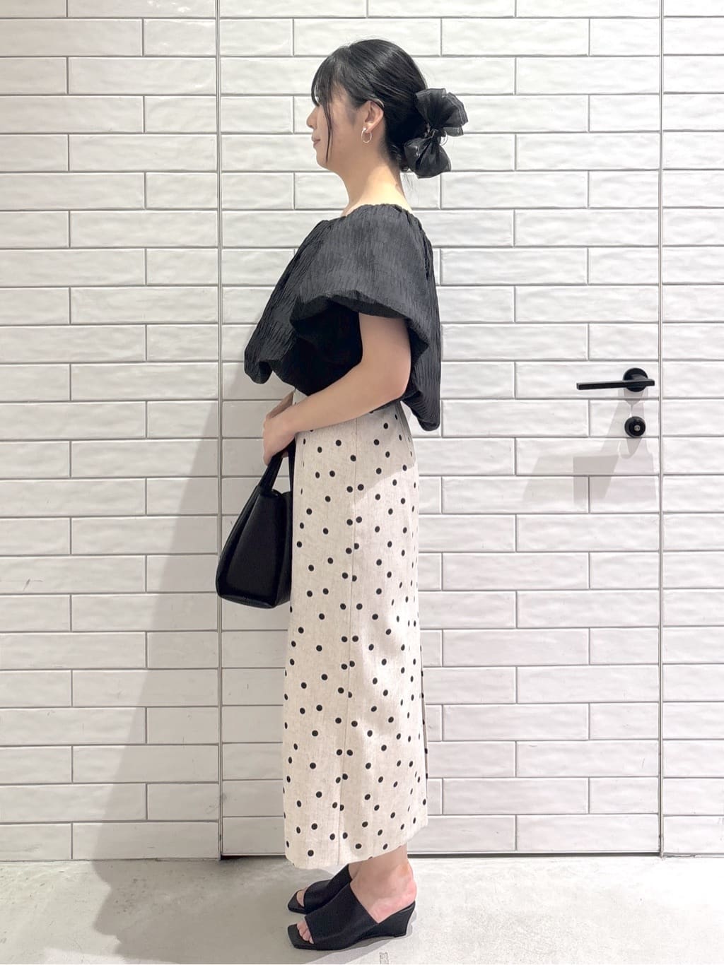 ayumiさんの「OPAQUE.CLIP｜ふくれジャカードバルーンブラウス【洗濯機洗い可】」を使ったコーディネート