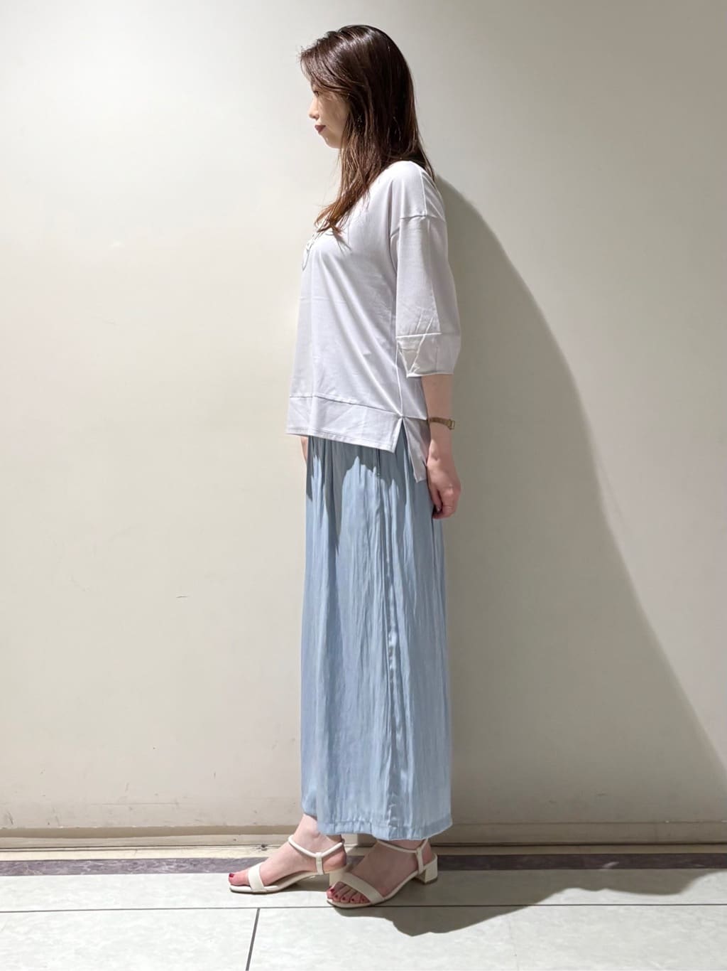sakiさんの「COUP DE CHANCE｜【手洗い可】リラクシーフレアパンツ」を使ったコーディネート