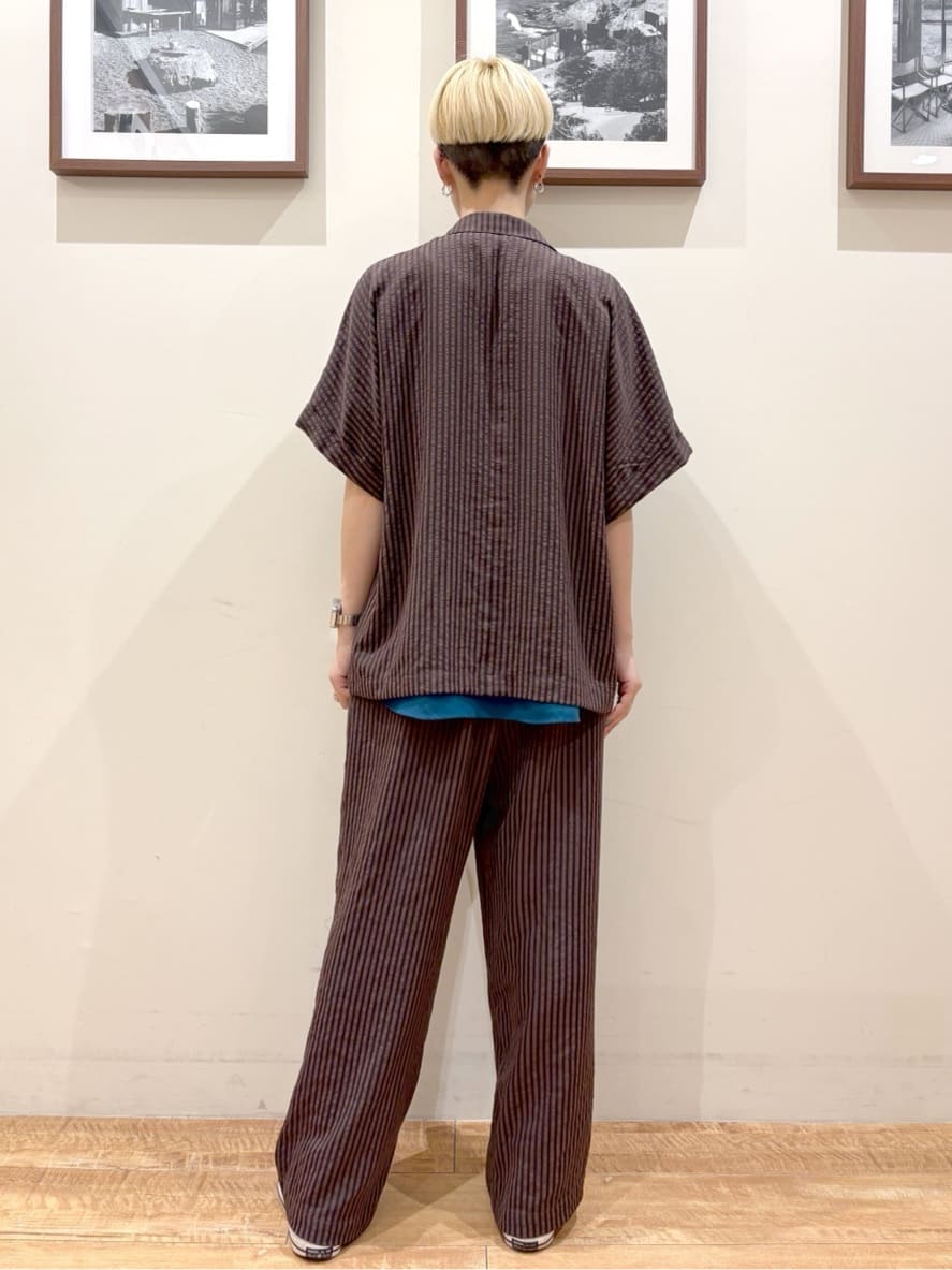 Ayumiさんの「SHOO･LA･RUE｜【洗える/プチプラ】大人の抜け感をプラスする バンドカラーシャツ」を使ったコーディネート