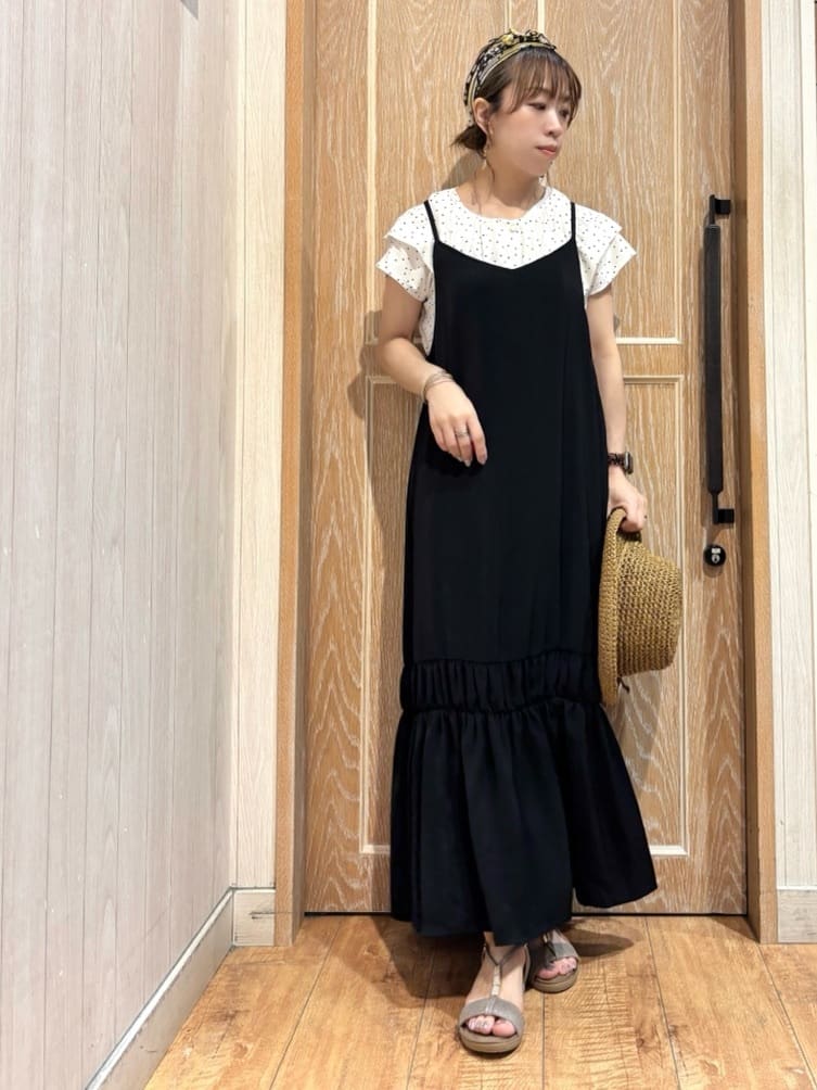meiさんの「SHOO･LA･RUE｜【S-LL/ひんやり】きちんと見えで好印象 ドット柄デザイントップス」を使ったコーディネート