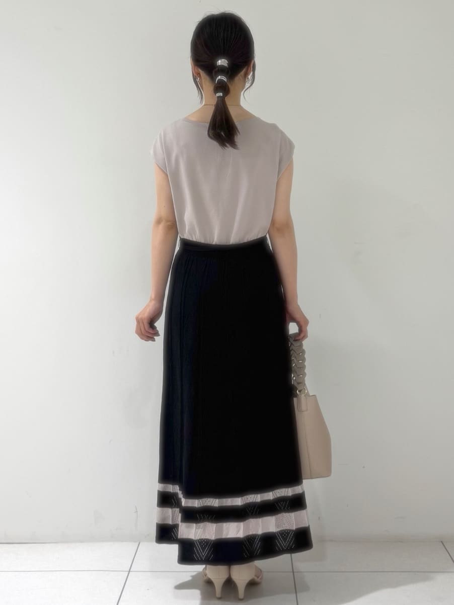 kozuさんの「index｜《7色展開／XS-LLサイズ》ビジューボタンクルーネックカーディガン【洗濯機洗い可】」を使ったコーディネート
