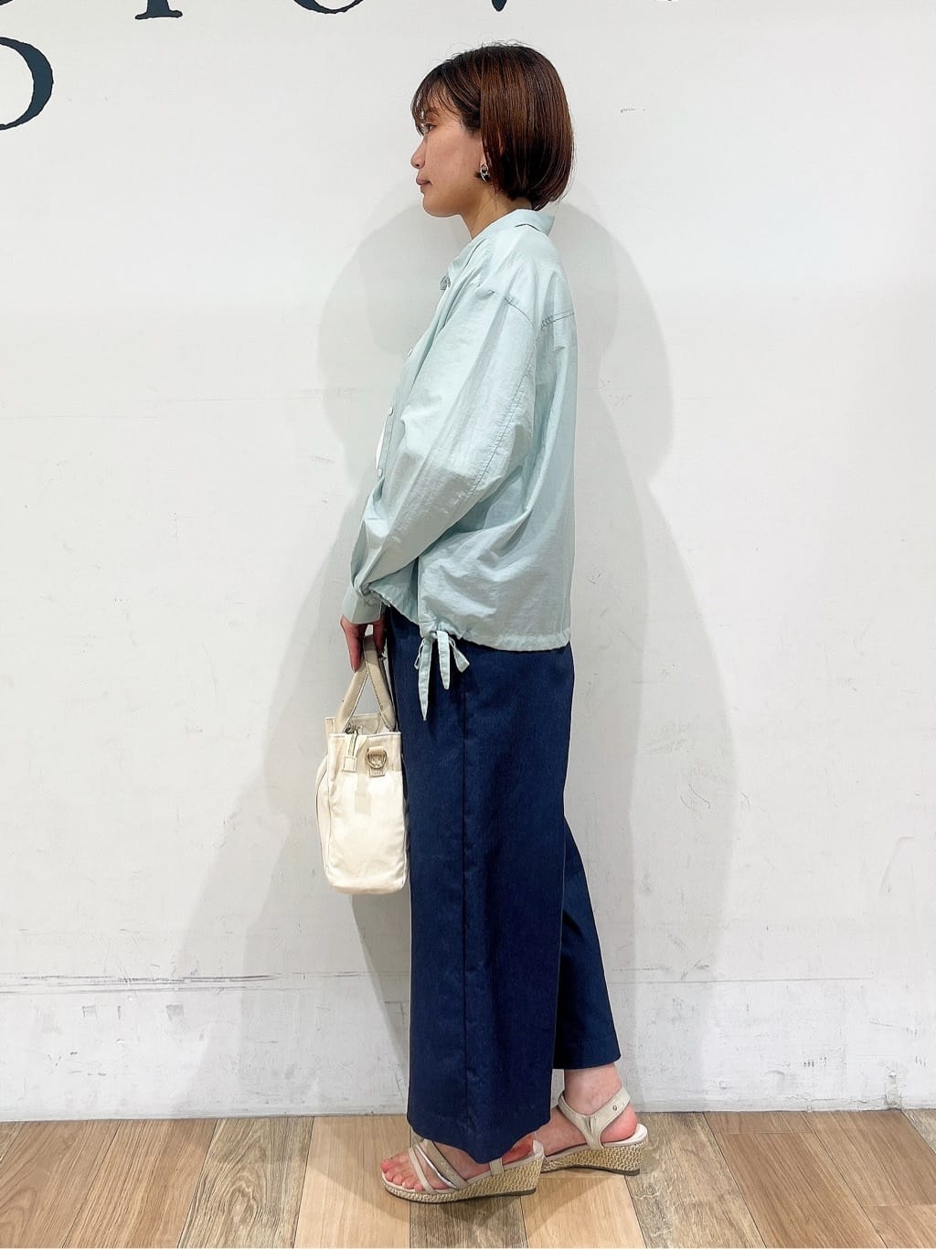 山さんさんの「grove｜サマーハイパーストレッチワイドパンツ」を使ったコーディネート