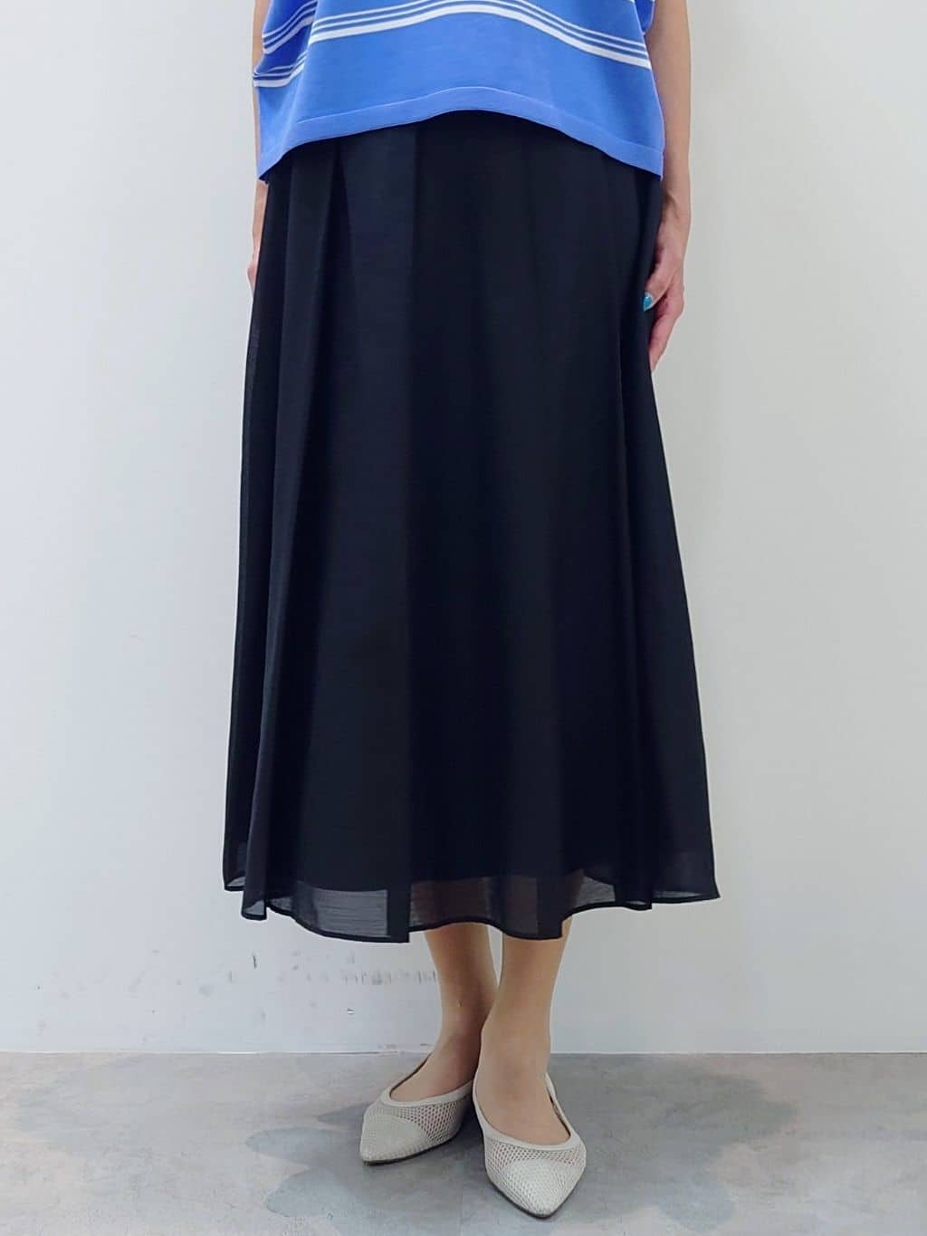 yoshiさんの「Reflect｜【マシンウォッシュ可／セットアップ可】シアーボックスタックプリーツスカート」を使ったコーディネート