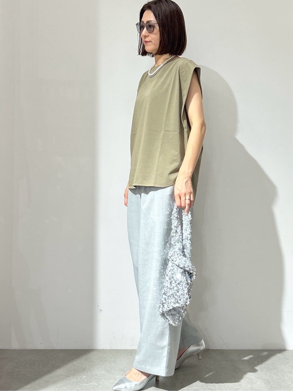 NAKAさんの「OPAQUE.CLIP｜リネンライクタックワイドパンツ【洗濯機洗い可】」を使ったコーディネート