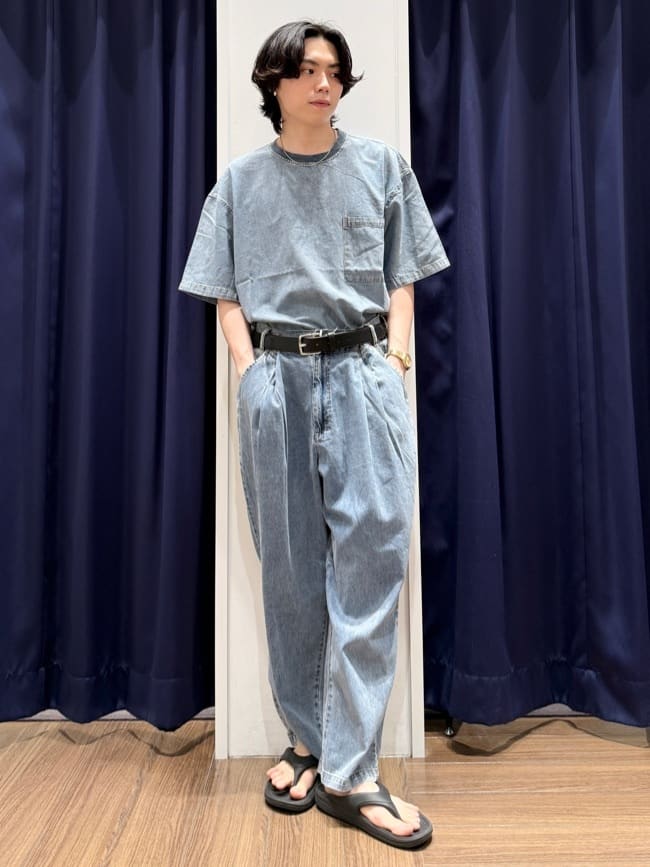 Tightさんの「THE SHOP TK｜ライトデニム半袖Tシャツ【洗濯機OK】」を使ったコーディネート