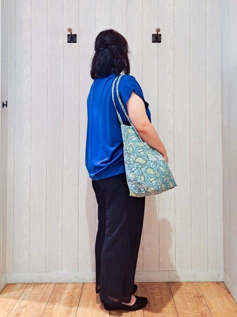 kotomiさんの「SHOO･LA･RUE｜【S-LL/ひんやり/UV】二の腕をきれいにカバー ショルダータックトップス」を使ったコーディネート