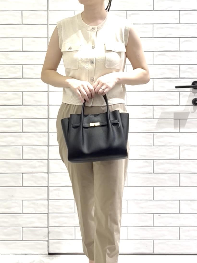 しおりさんの「OPAQUE.CLIP｜ダブルポケットニット【洗濯機洗い可】」を使ったコーディネート