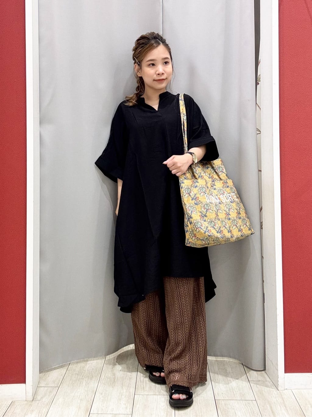 shioさんの「SHOO･LA･RUE｜【S-LL】クロシェ風レースイージーワイドパンツ」を使ったコーディネート