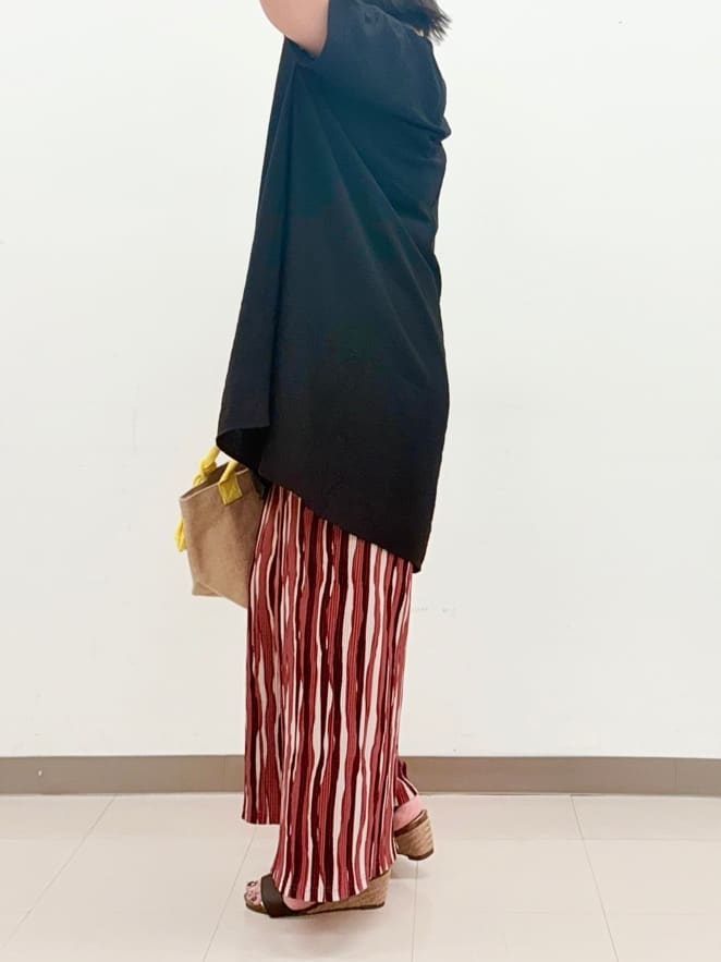 haruさんの「SHOO･LA･RUE｜【洗濯機可/柄が選べる】さらさら楽ちん プリーツ ワイドパンツ」を使ったコーディネート