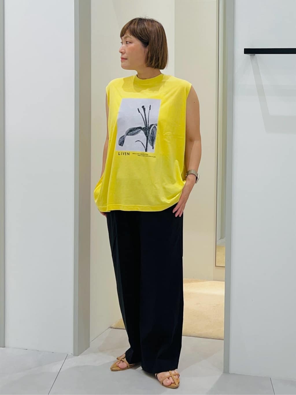 タナさんの「THE SHOP TK｜異素材切替フォトプリントTシャツ【洗える】」を使ったコーディネート