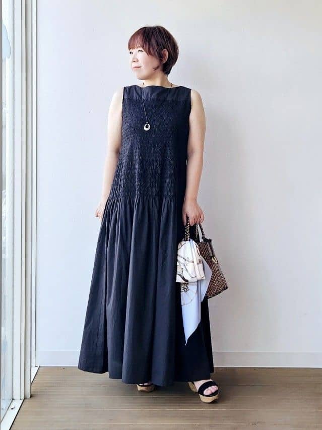 やじまさんの「UNTITLED｜リングコードトップネックレス」を使ったコーディネート