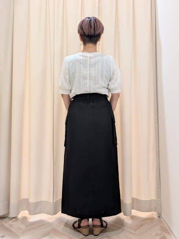 ユカさんの「SHOO･LA･RUE｜【S-LL】大人のきれいめカジュアルに 麻調カーゴナロースカート」を使ったコーディネート