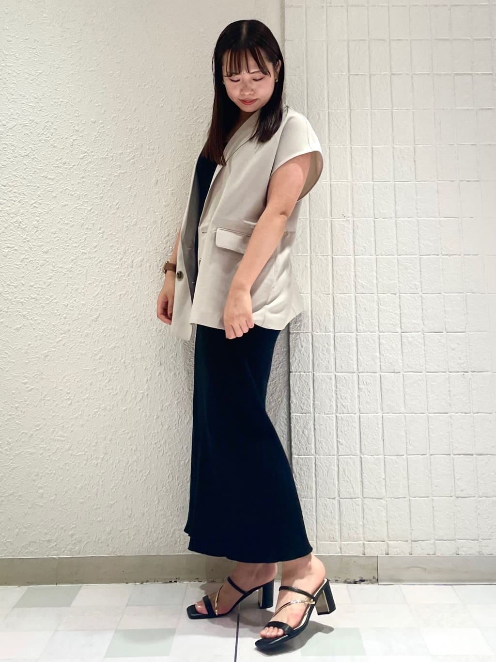 SEIKOさんの「ESPERANZA｜ゴールドラインプレートヒールミュール」を使ったコーディネート