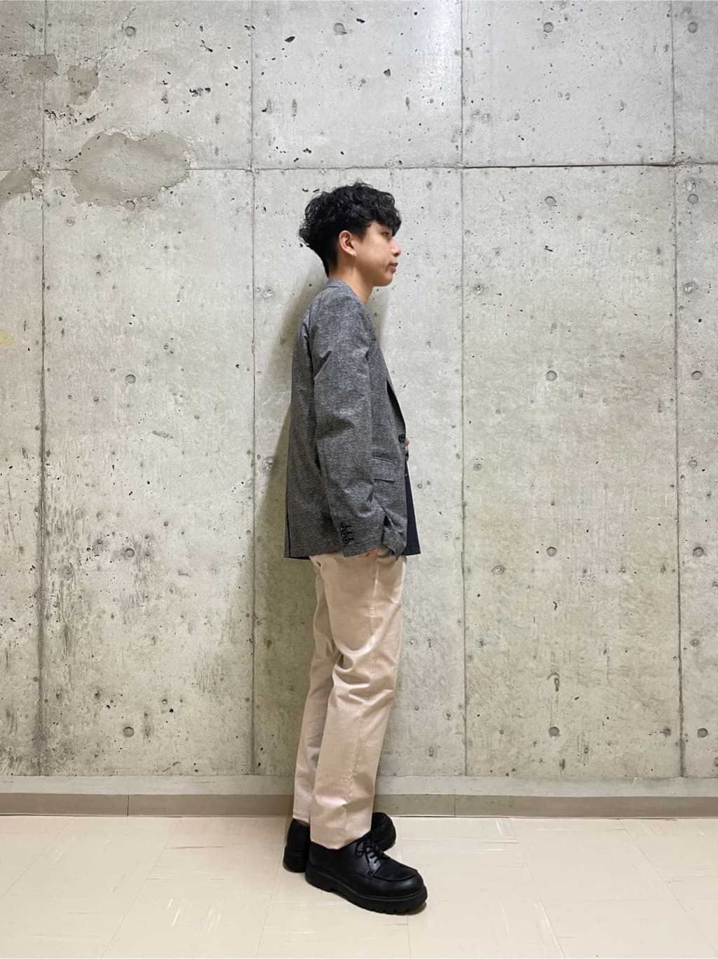 すずきさんの「TAKEO KIKUCHI｜【抗菌防臭】COOL DOTS（R）ドビープリント ジャケット」を使ったコーディネート