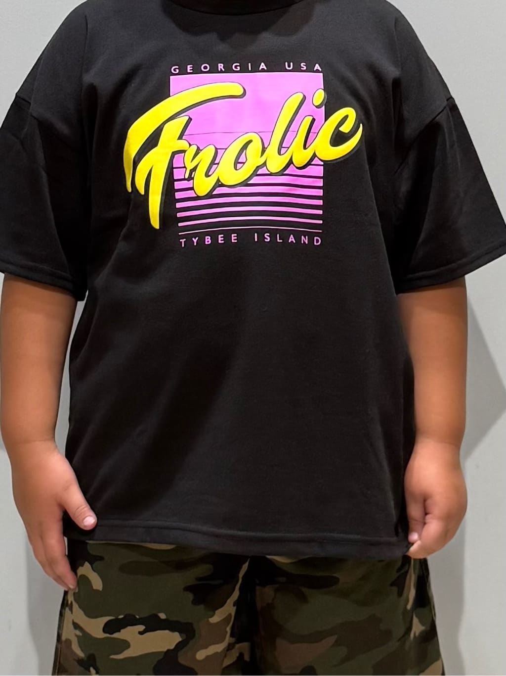 kuboさんの「THE SHOP TK｜【110－160】レトロロゴTシャツ/洗濯機OK」を使ったコーディネート