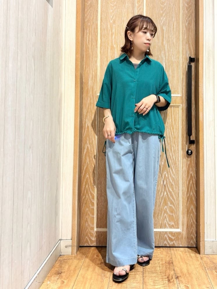 meiさんの「SHOO･LA･RUE｜シルエット変化を楽しめる シアーチェックドロストシャツ」を使ったコーディネート