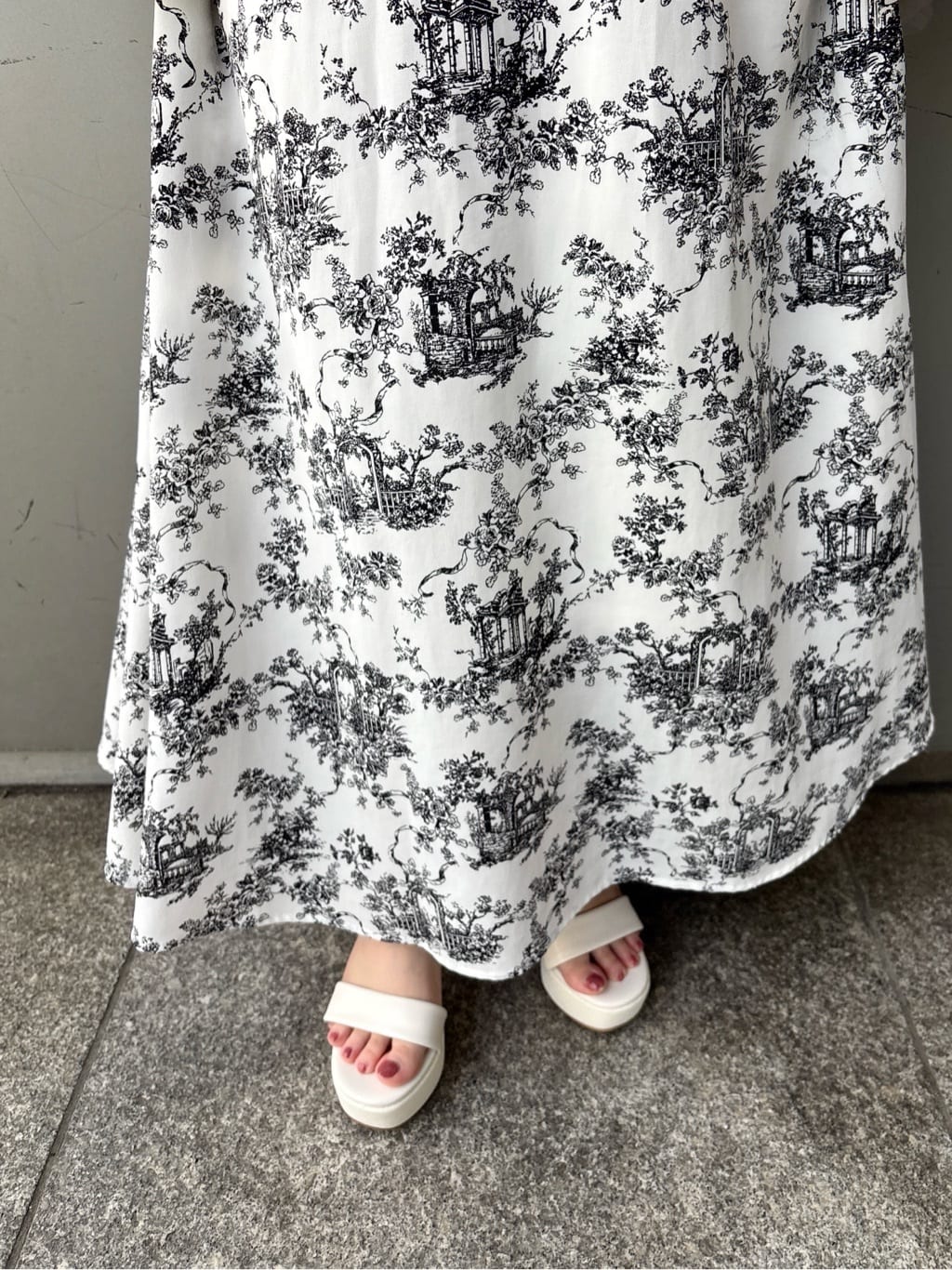 まっきーさんの「ESPERANZA｜アンクルベルトサンダル」を使ったコーディネート