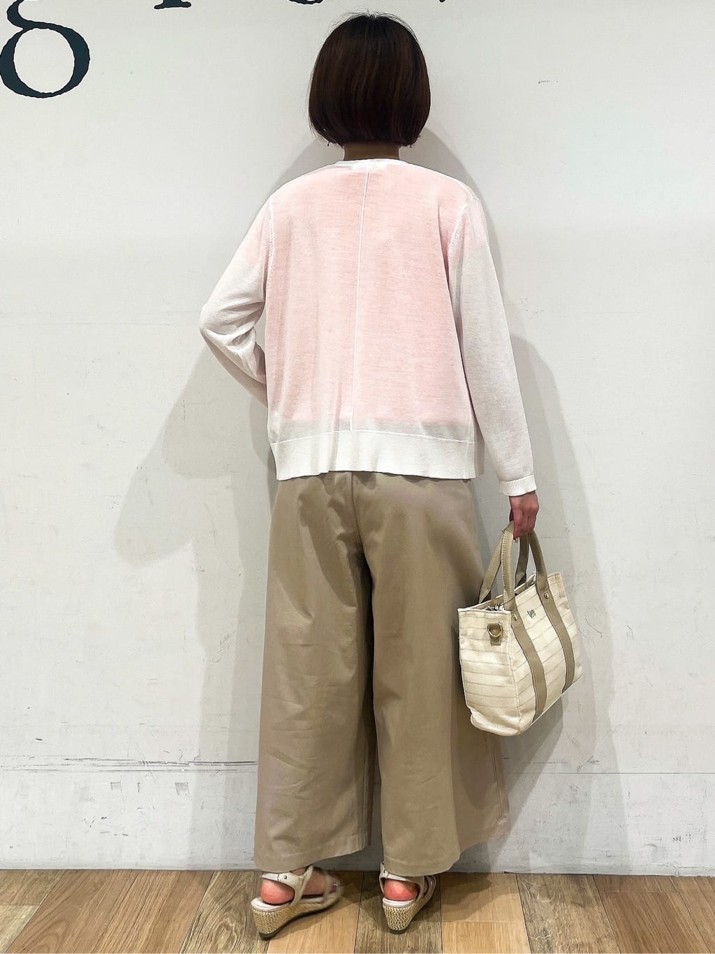 山さんさんの「grove｜サマーハイパーストレッチワイドパンツ」を使ったコーディネート