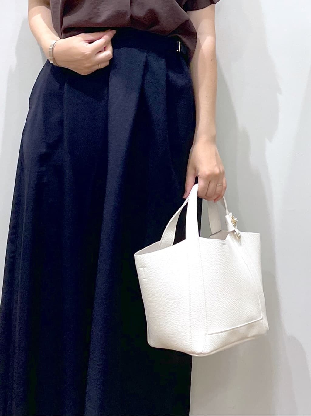 Junさんの「index｜《7色展開／XS-LLサイズ》タックスリーブスキッパーブラウス【洗濯機洗い可／吸水速乾／抗ピル／防シ」を使ったコーディネート
