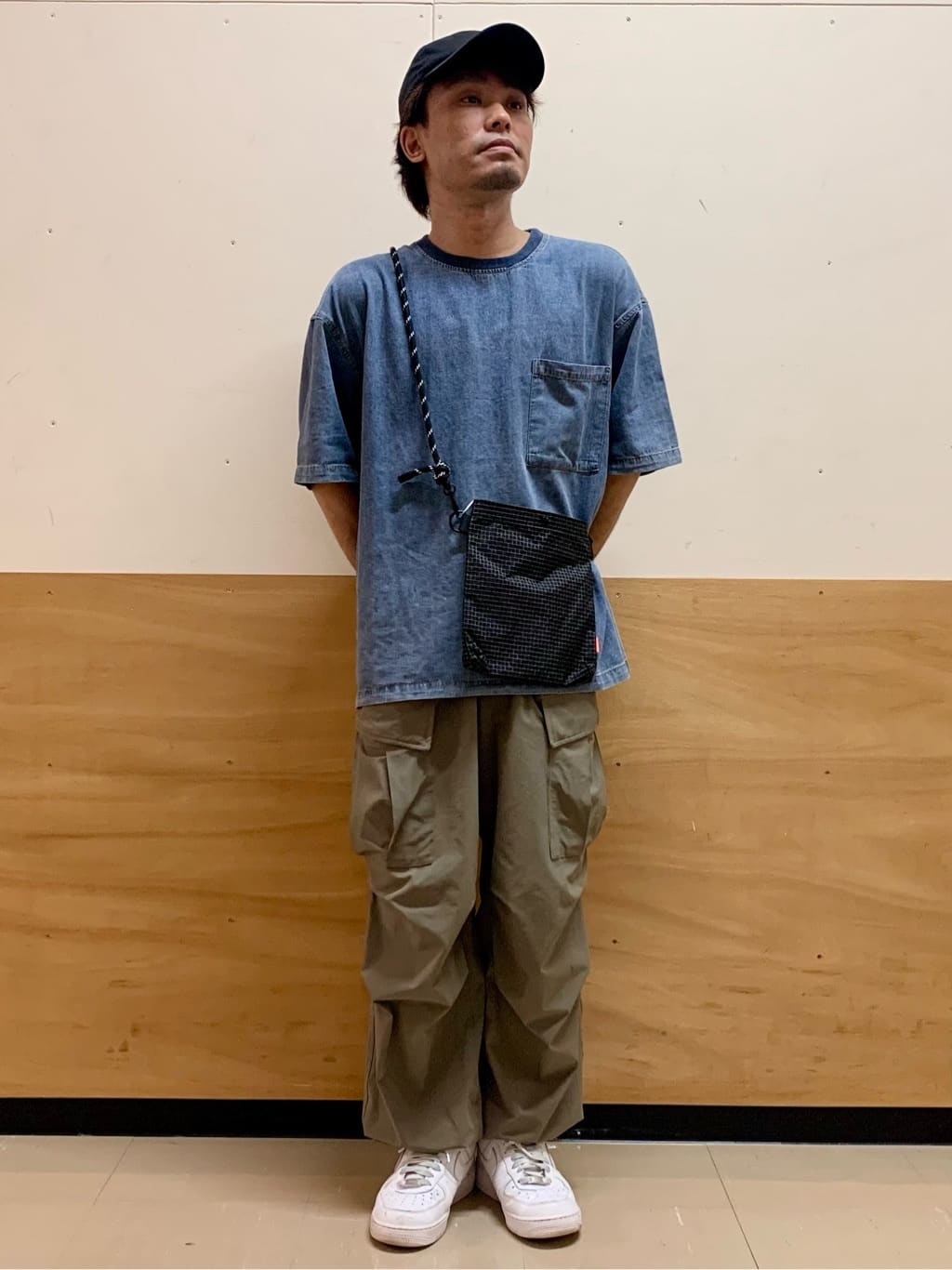 MATUさんの「THE SHOP TK｜ライトデニム半袖Tシャツ【洗濯機OK】」を使ったコーディネート