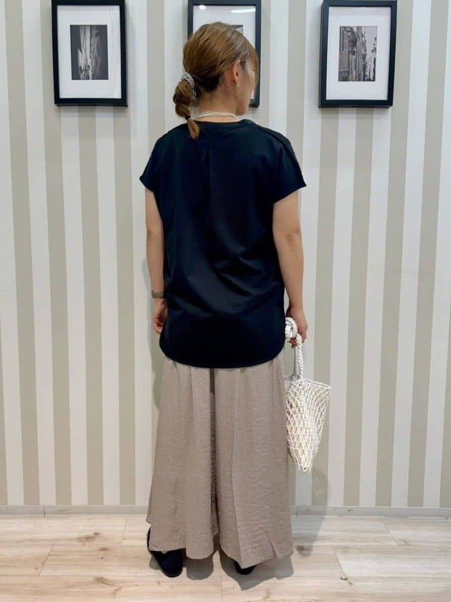 otaさんの「SHOO･LA･RUE｜【S-LL/裏地ひんやり】エアリーで涼やか 大人のシアースカーチョ」を使ったコーディネート