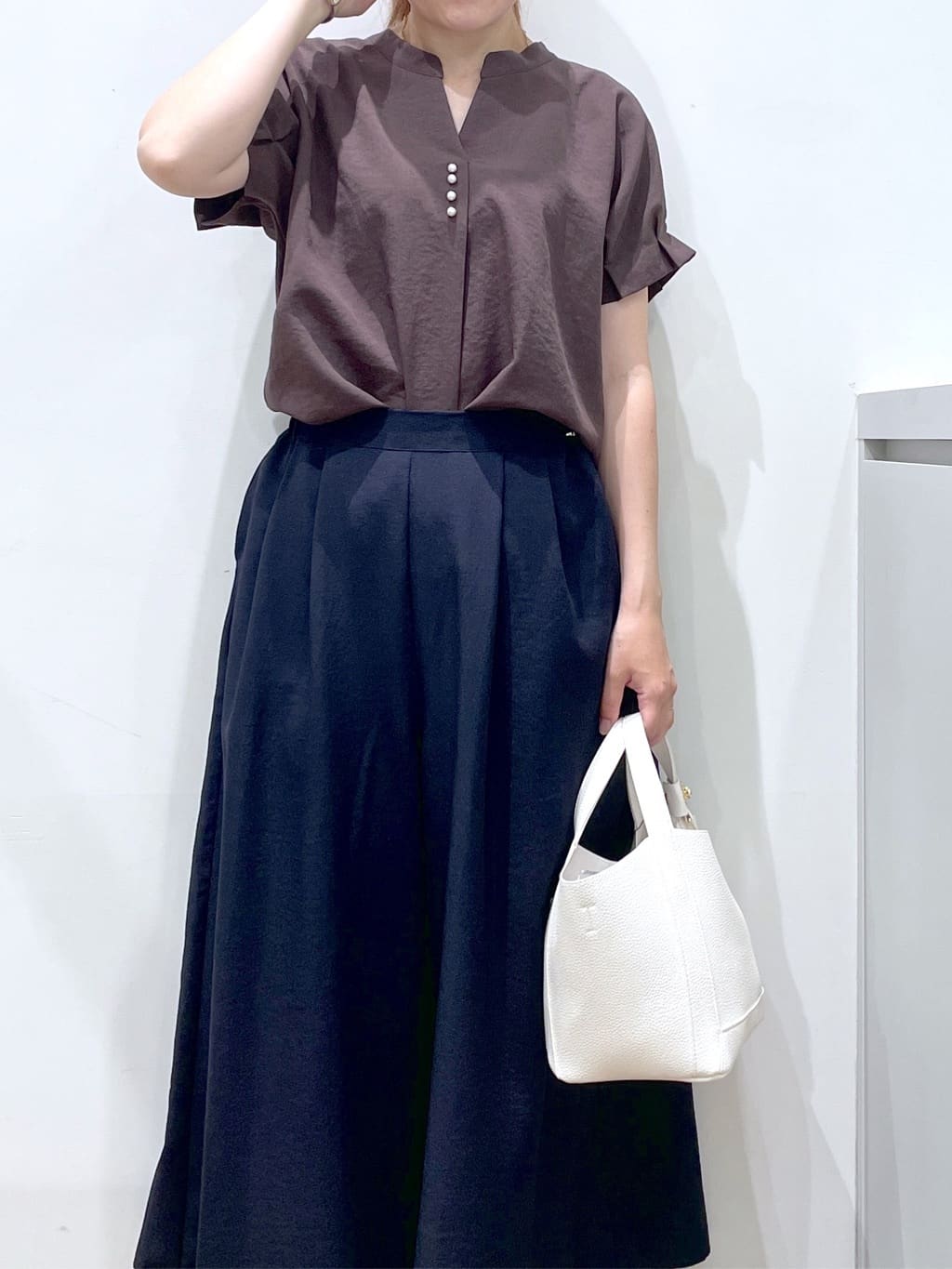 Junさんの「index｜《7色展開／XS-LLサイズ》タックスリーブスキッパーブラウス【洗濯機洗い可／吸水速乾／抗ピル／防シ」を使ったコーディネート