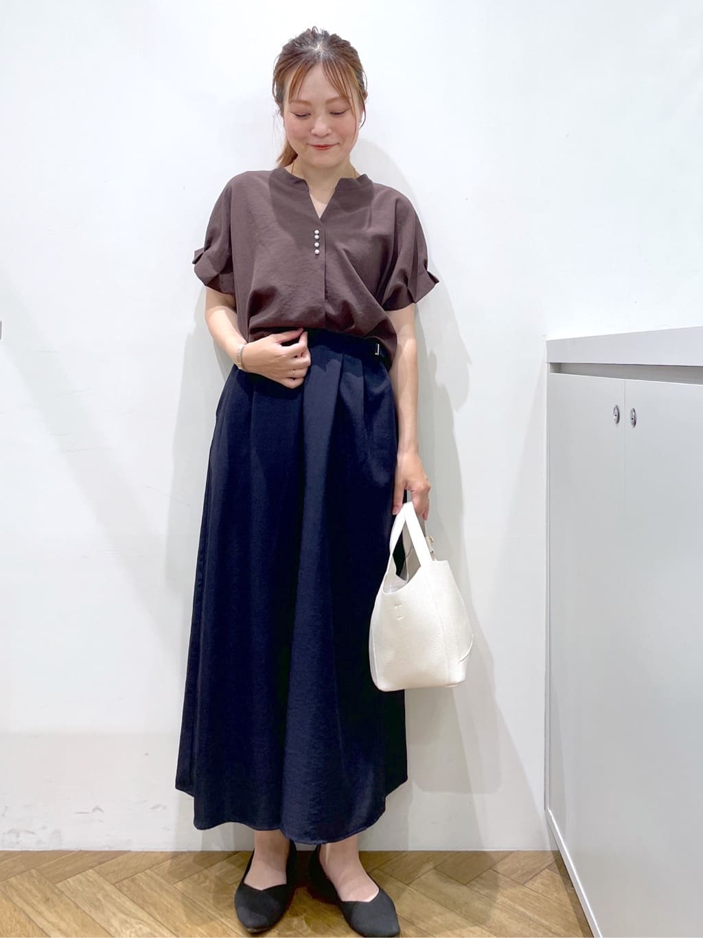 Junさんの「index｜《7色展開／XS-LLサイズ》タックスリーブスキッパーブラウス【洗濯機洗い可／吸水速乾／抗ピル／防シ」を使ったコーディネート