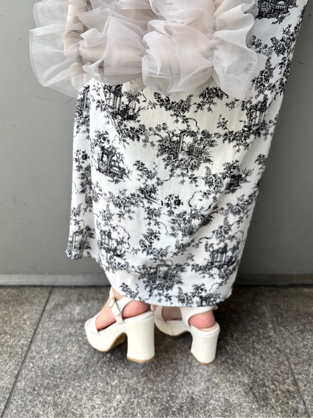 まっきーさんの「ESPERANZA｜アンクルベルトサンダル」を使ったコーディネート