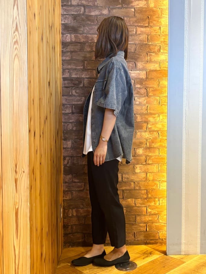 mieさんの「SHOO･LA･RUE｜【S-LL/汗ジミ軽減/ひんやり/UV】インせず着られる フレンチスリーブTシャツ」を使ったコーディネート