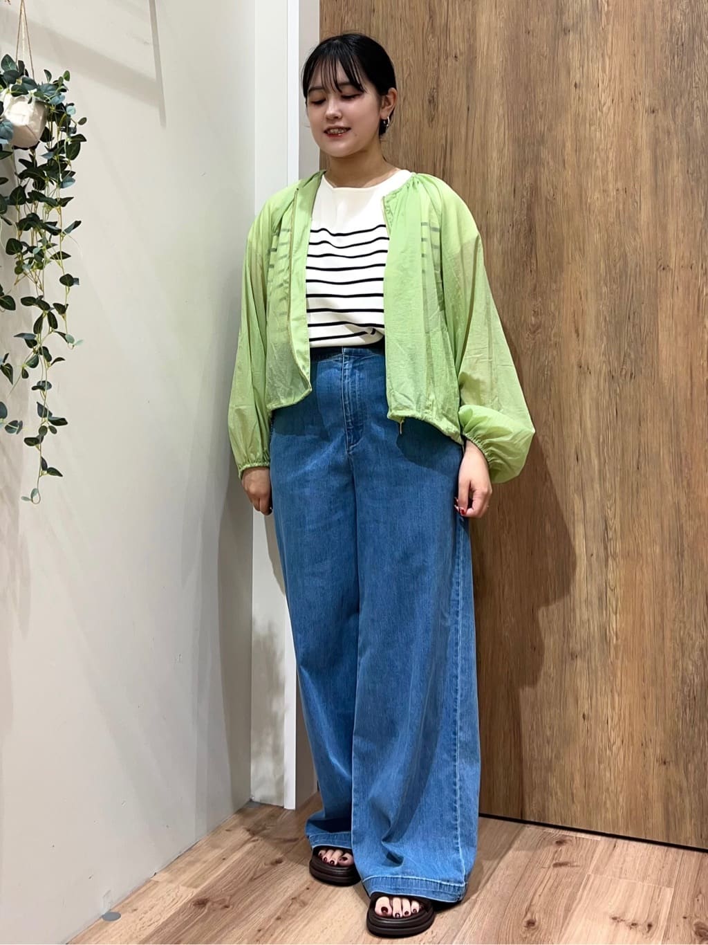 Reinaさんの「grove｜履き心地◎！フットベッドサンダル」を使ったコーディネート