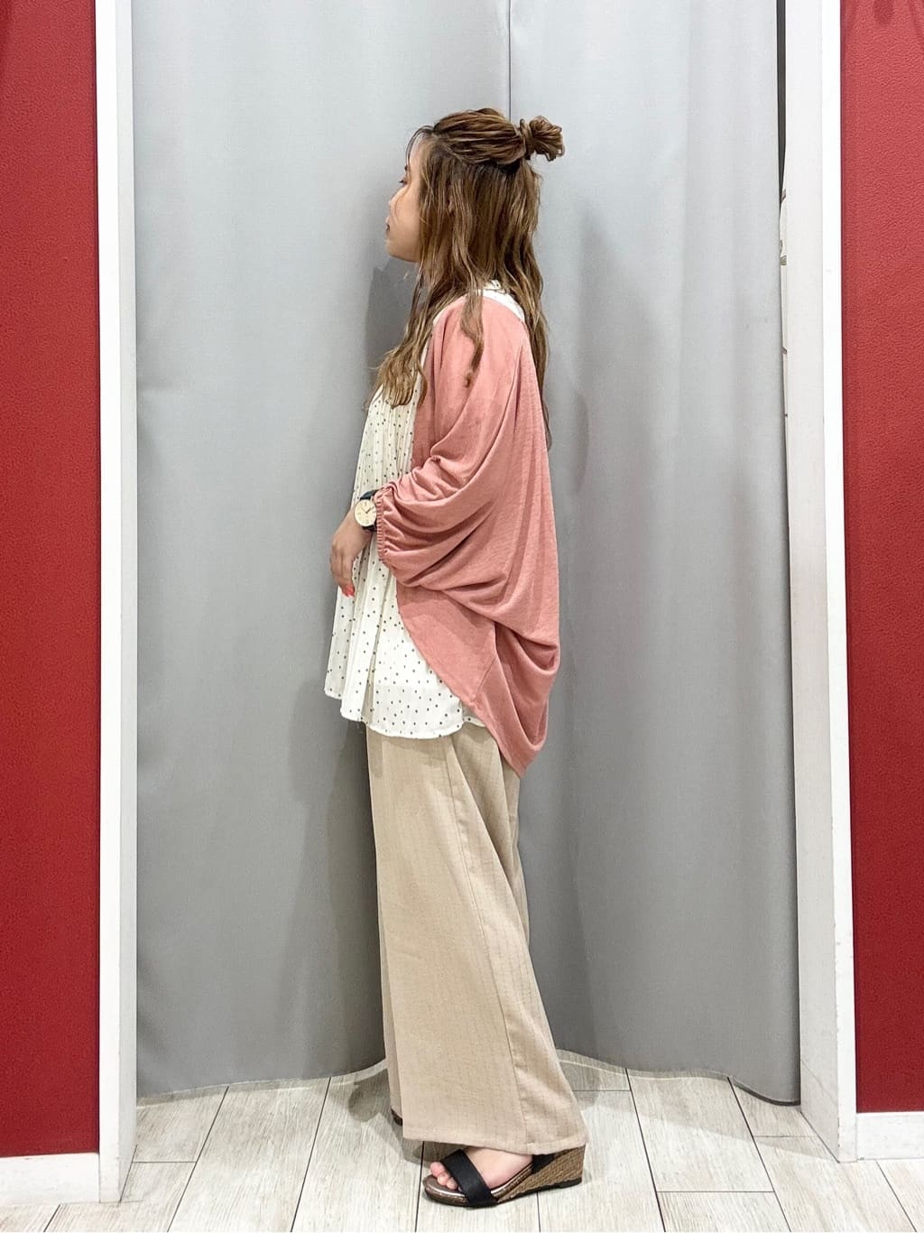 shioさんの「SHOO･LA･RUE｜【UV/さらさらタッチ】女性らしさ漂う 5分袖ボレロカーディガン」を使ったコーディネート