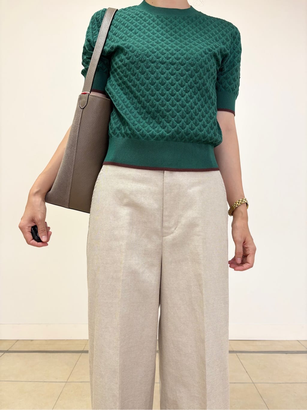 YOKOTAさんの「DRESSTERIOR｜【6色展開/オンオフ】レース編みハーフスリーブニット」を使ったコーディネート