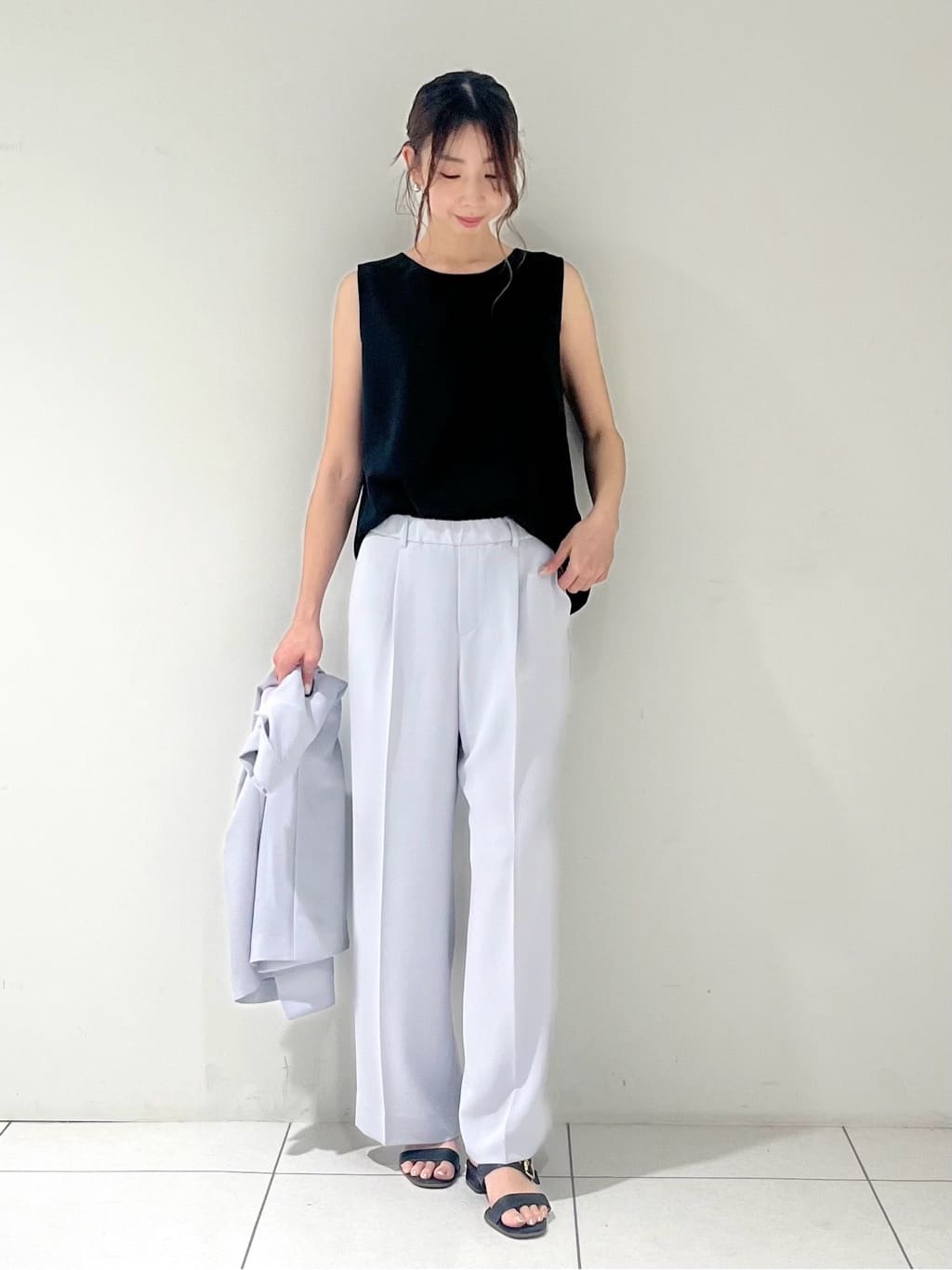 shioriさんの「INDIVI｜【着る日傘／遮熱／UVケア】ダブルジャケット」を使ったコーディネート