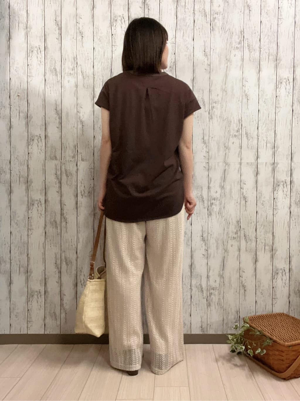 シカさんの「SHOO･LA･RUE｜【S-LL】抜け感とすっきり見えを叶える 刺繍レース スキッパー襟トップス」を使ったコーディネート