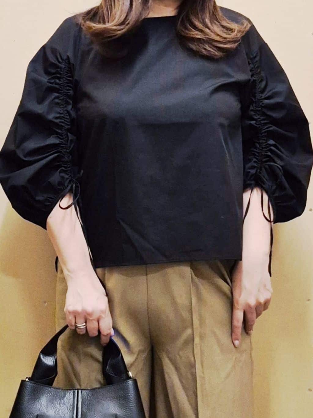 ひさえさんの「THE SHOP TK｜麻調ピンタックワイドパンツ【洗濯機OK】」を使ったコーディネート