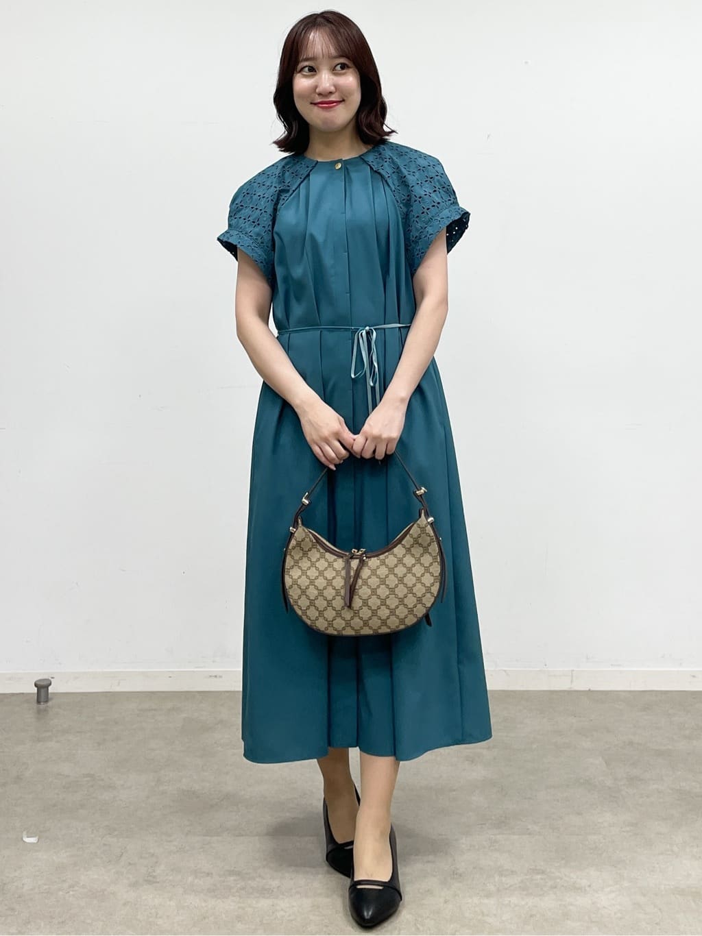 yukariさんの「Reflect｜カットワークレーススリーブワンピース」を使ったコーディネート