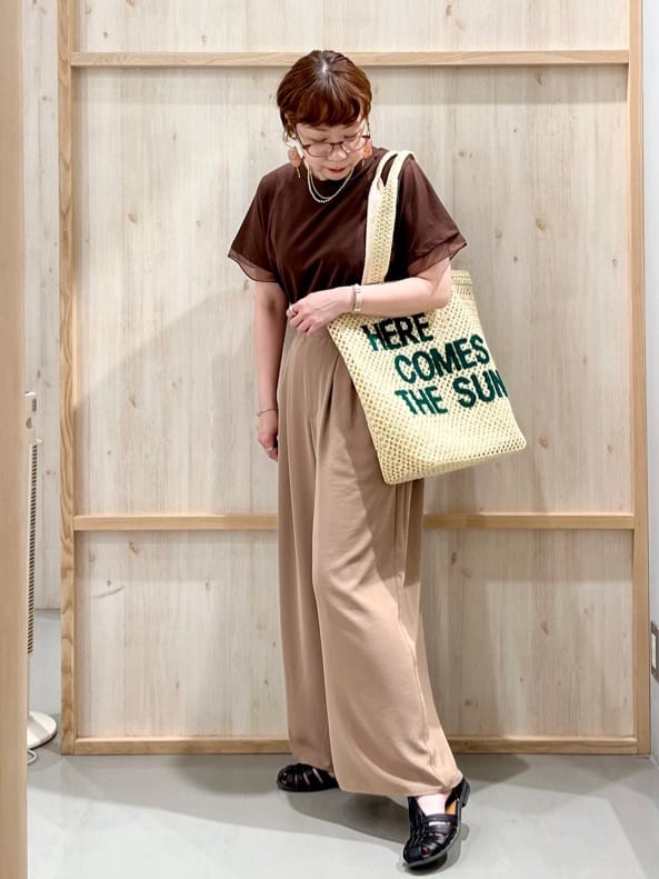 nakoさんの「THE SHOP TK｜【ひんやり/UV/洗濯機OK】袖シアーTシャツ」を使ったコーディネート